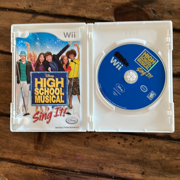 Lot of 3 Nintendo Wii Disney Games Sing It and Dance - Picture 4 of 12